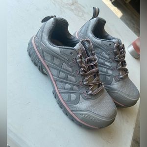 Steel toe work shoes